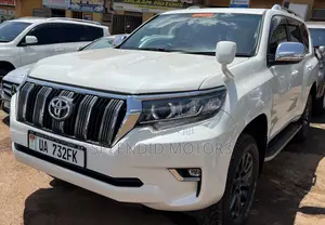 Toyota Land Cruiser Prado 2017 White