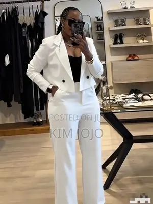 Elegant Ladies Suits with Crop Top Coat