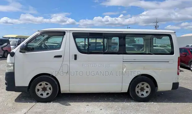 Toyota HiAce Regius Ace 2013 White - 1