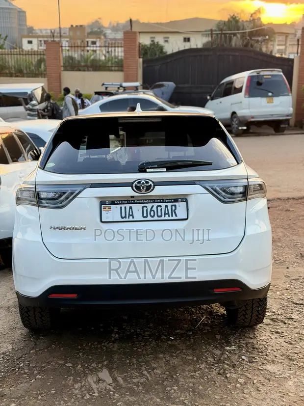 Toyota Harrier 2017 White - 1