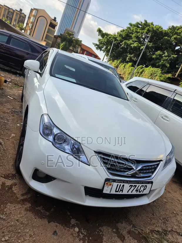 Toyota Mark X 2.5 AWD 2010 White - 1
