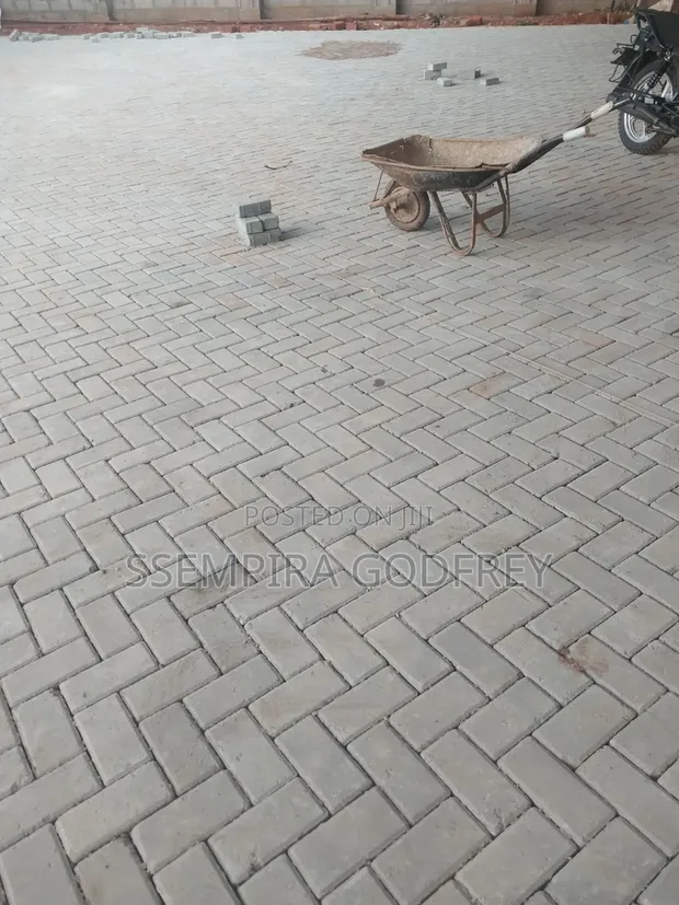 Professional Paver Laying Services - 1
