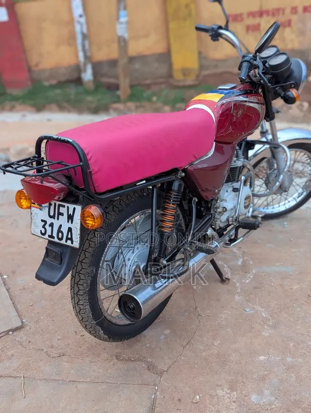 Bajaj Boxer 125 2023 Red - 1