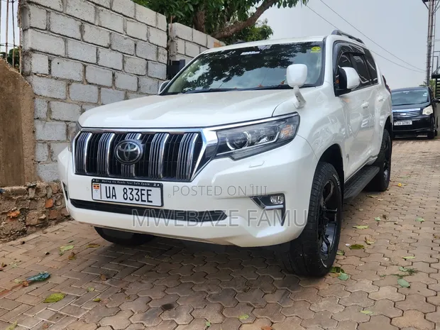 Toyota Land Cruiser Prado 2018 Black - 1
