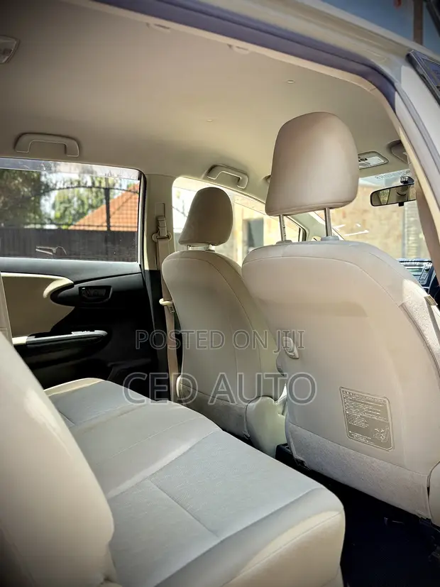 Toyota Wish 2011 White - 1