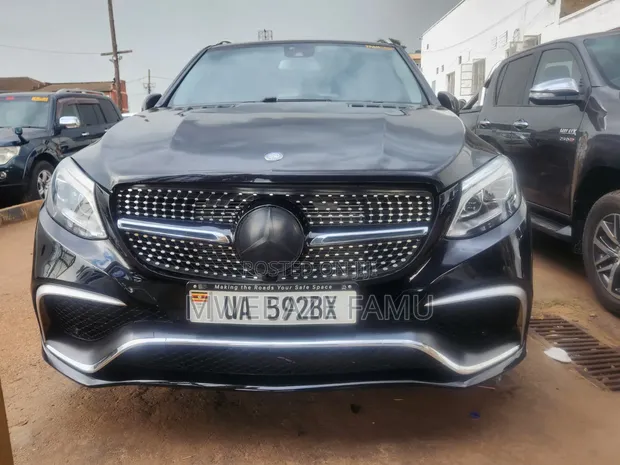 Mercedes-Benz GLE-Class 2015 Black - 1