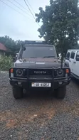 Toyota Land Cruiser 2017 Black - 1