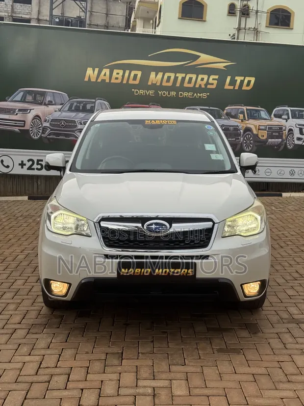Subaru Forester 2013 White - 1