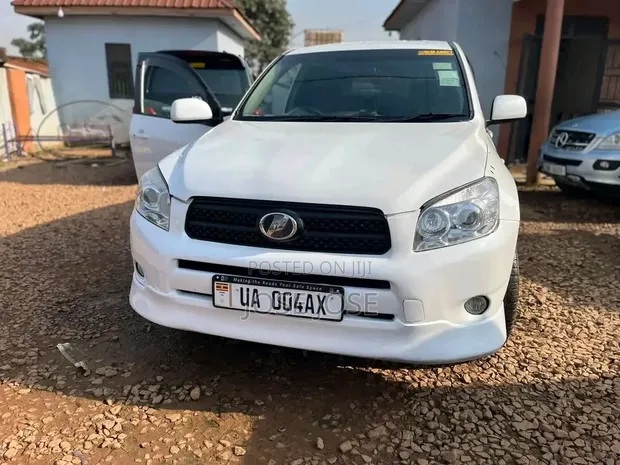 Toyota RAV4 2007 White - 1