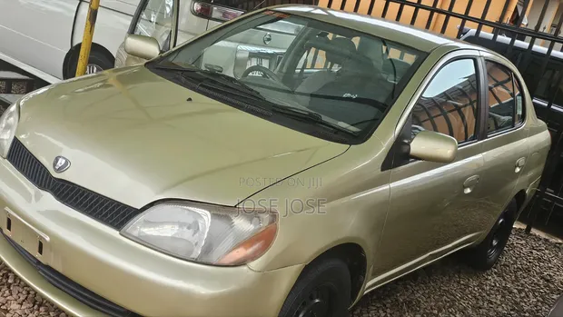 Toyota Platz 2004 - 1