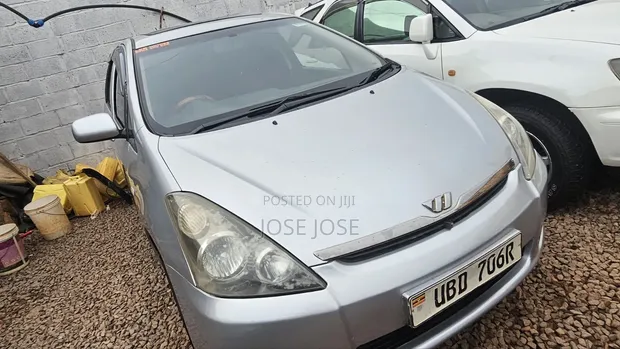 Toyota Wish 2006 Silver - 1