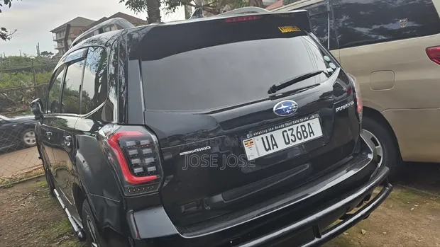 Subaru Forester 2017 Black - 1