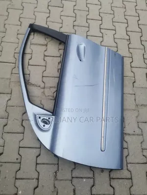 Genuine Mercedes-Benz Door for ML W164 (2005-2010)