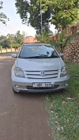 Toyota IST 2002 Silver