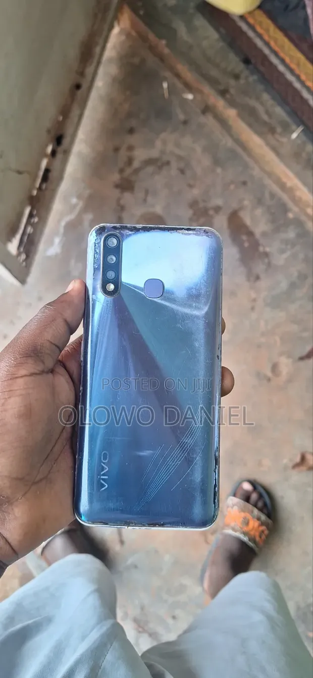 Vivo Y19 128GB Blue - 1