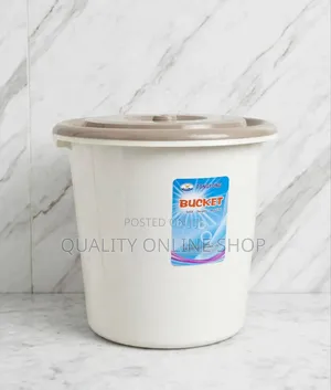 Brand New 20L Plastic Bucket with Lid and Handle