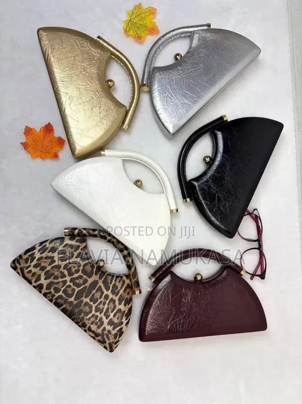 Luxury-Inspired Women's Clutch/Shoulder Bag - 1