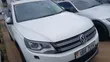 Volkswagen Tiguan 2010 White - 2
