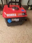 Honda 0.8kW Portable Petrol Generator - 2
