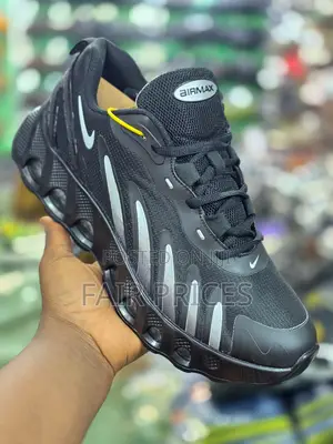 Nike AirMax Sneakers - Unisex