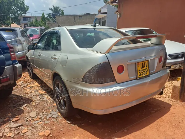 Toyota Altezza 2005 Silver - 1