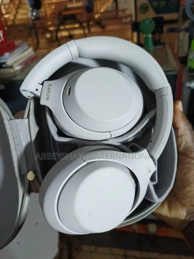 Sony WH-1000XM4 Wireless Noise-Cancelling Headphones - 1