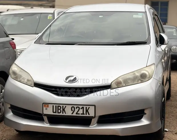 Toyota Wish 2012 Silver - 1