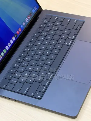 Apple MacBook Pro 2025 M5 16GB RAM 512GB SSD