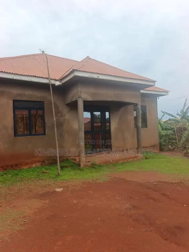 3 Bedroom House for Sale in Wakiso, Hoima Road - 1