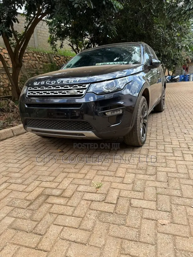 Land Rover Discovery Sport 2015 Black - 1