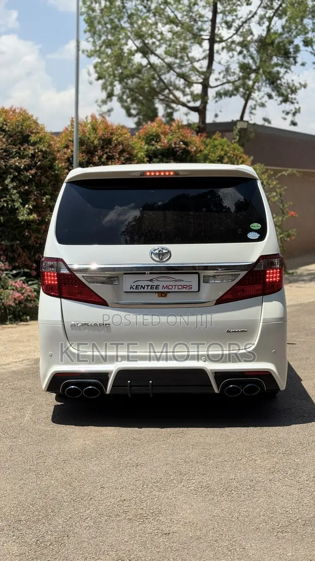 Toyota Alphard 2.4 Hybrid AWD 2014 White - 1