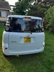 Toyota Sienta 2008 Off White - 4