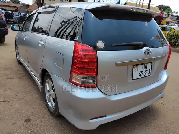 Toyota Wish 2009 Silver - 1