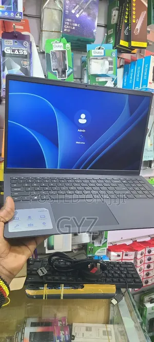 Dell Inspiron 15 3520 Laptop - 8GB RAM, 500GB HDD