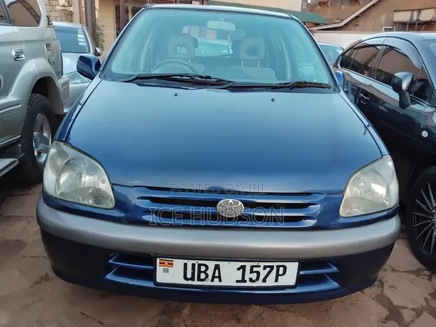 Toyota Raum 2003 - 1
