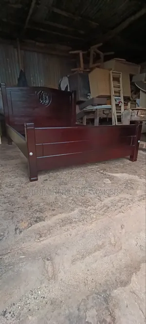 Musambya Wood Panel Bed 6x5ft