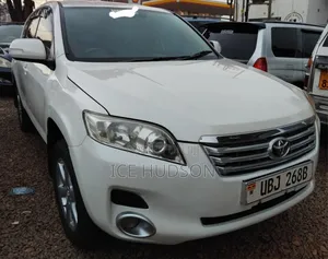 Toyota Vanguard 2008 White