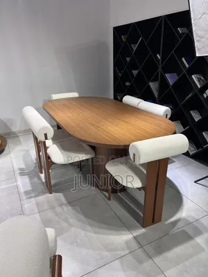 Luxury 6-Seater Oval Dining Table