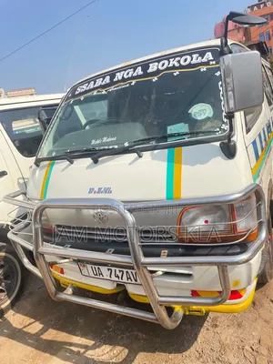 Toyota HiAce 1999 White