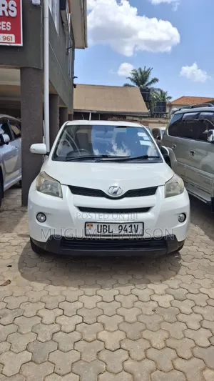 Toyota IST 2008 White