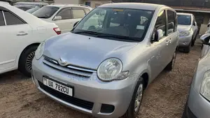 Toyota Sienta 2008 Silver