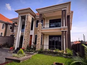 5 Bedroom Duplex for Rent in Bunga, Central Division