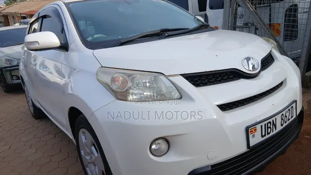 Toyota IST 2010 White - 1