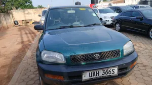 Toyota RAV4 2000 Green