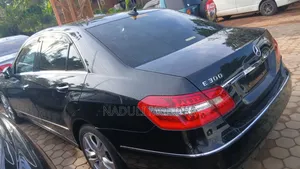 Mercedes-Benz E300 2015 Black