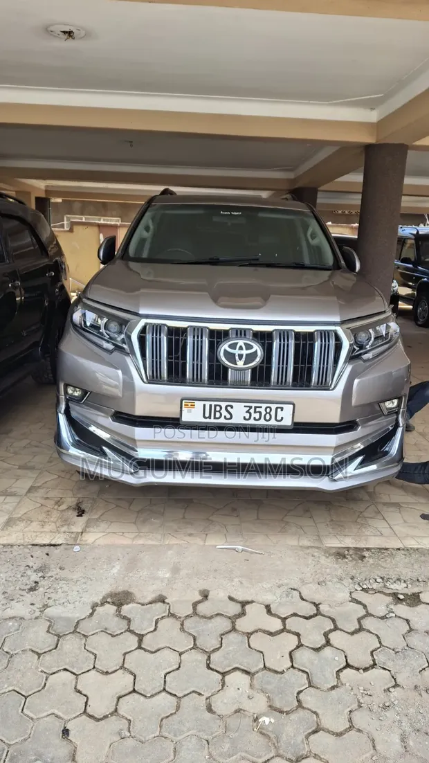 Toyota Land Cruiser Prado 2016 Silver - 1