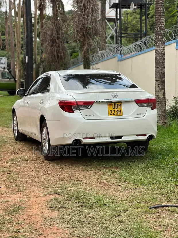 Toyota Mark X 2.5 AWD 2013 White - 1