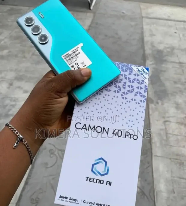 New Tecno Camon 40 Pro 5G 256GB Green - 1