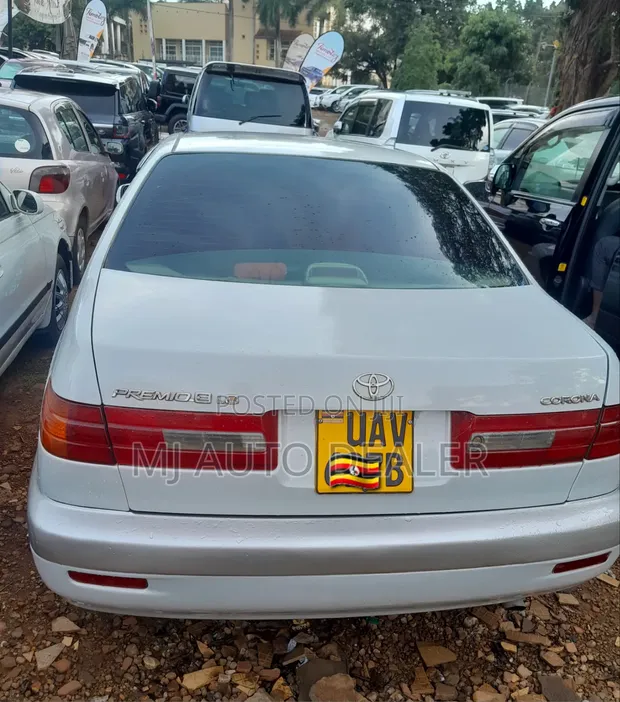 Toyota Premio 2002 White - 1