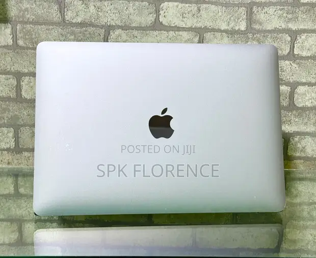 Apple MacBook Air 13-inch (2019) - Core i5, 8GB RAM, 128GB SSD - 1